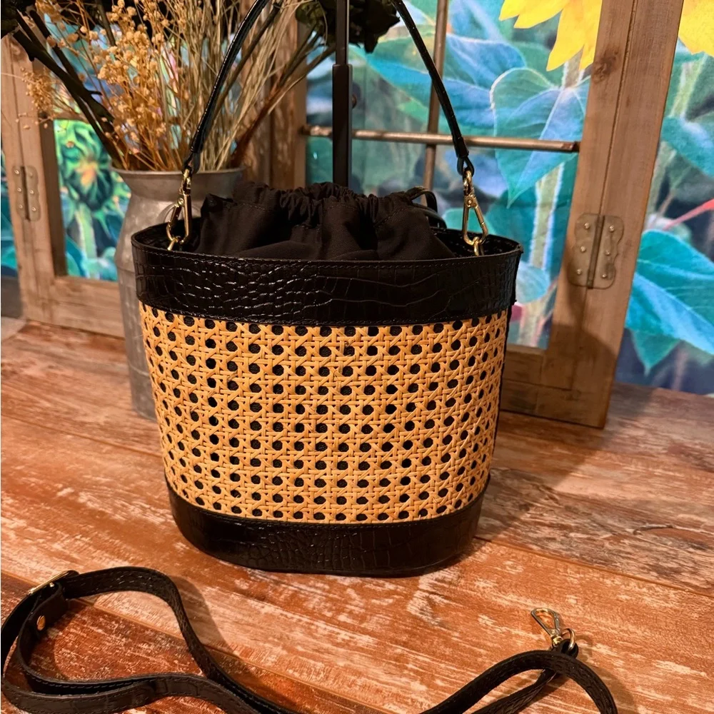 Maria Antoinetta Ratan Croc Embossed Bucket bag - Picture 5 of 8